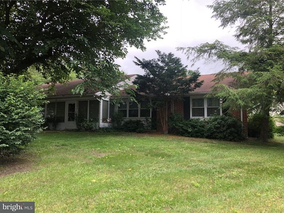 1st image of 488B Portsmouth Dr