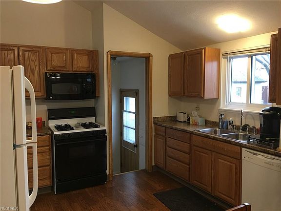 4th image of 14831 Sylvia Dr