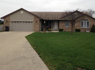 105 S Point Ct, Philo, IL 61864