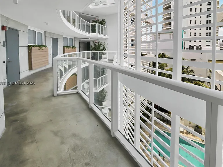 9821 E Bay Harbor Dr #706 — Photo 29