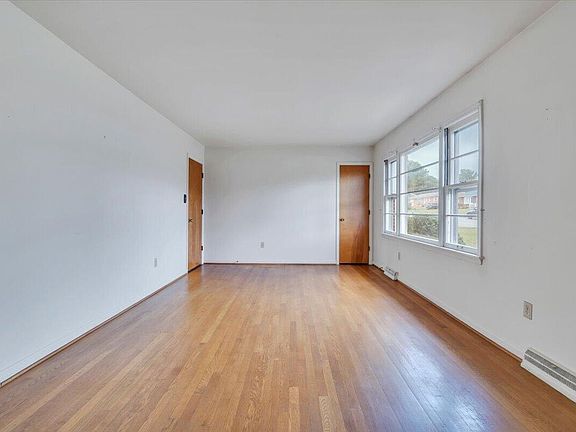 4th image of 631 Santee Rd
