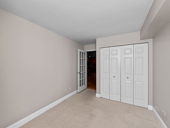 5th image of 2036 N Larrabee St APT 8102