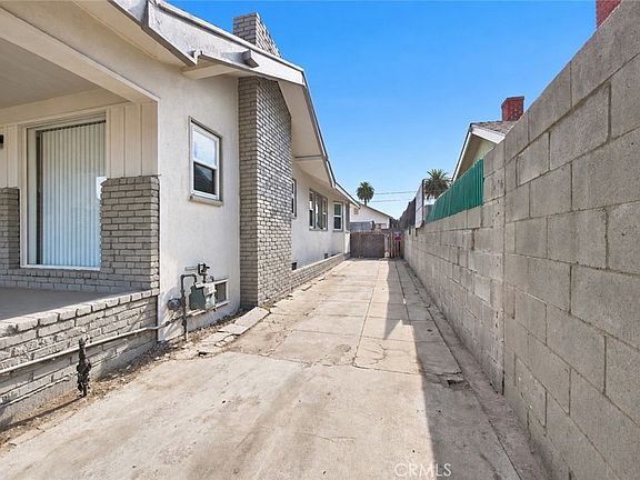 3rd image of 5032 S Wilton Pl