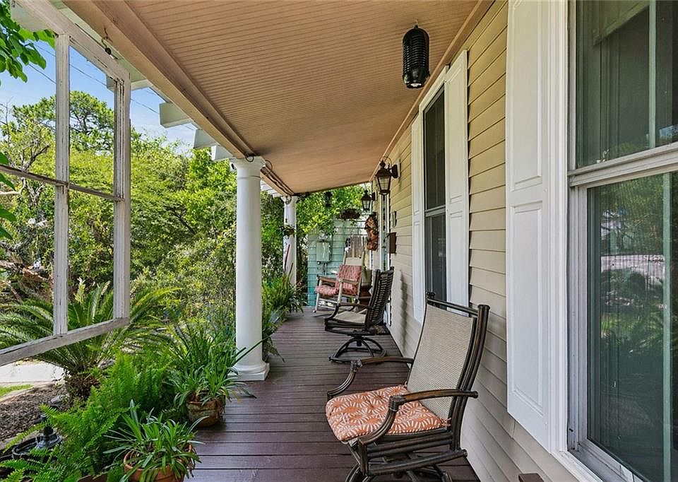 1st image of 16 Labarre Pl