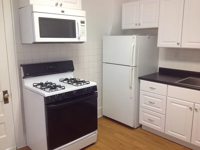 845 S Corona St — Photo 8