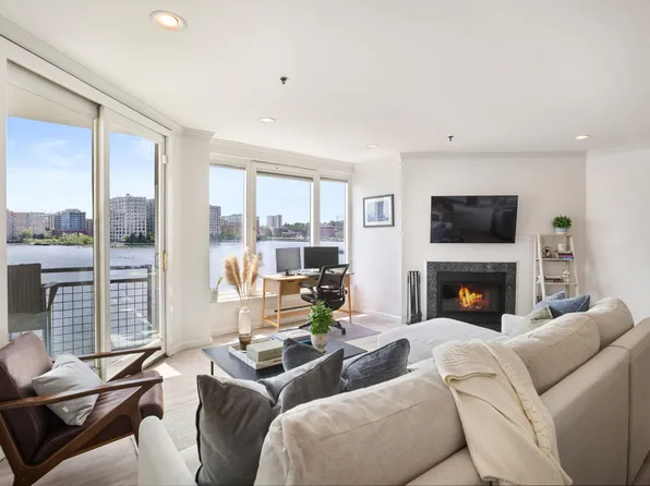 600 Harbor Blvd Unit 952, Weehawken, NJ 07086