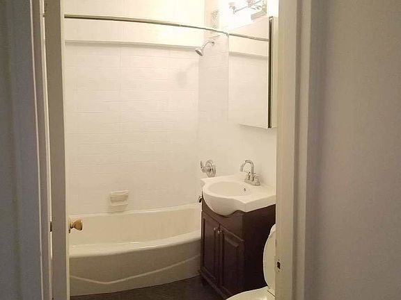 2nd image of 465 E 7th St #B2b