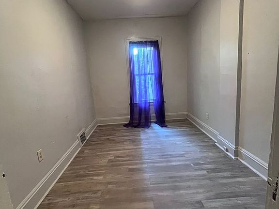3rd image of 4008 Ardmore Ave