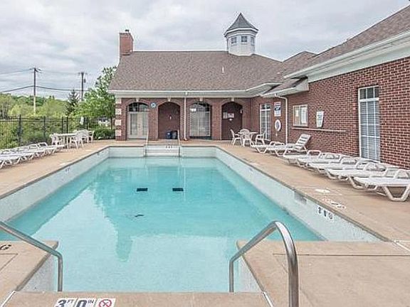 3rd image of 25 Kassebaum Ln APT 302