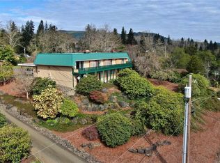 910 Barnhart St, Raymond, WA 98577