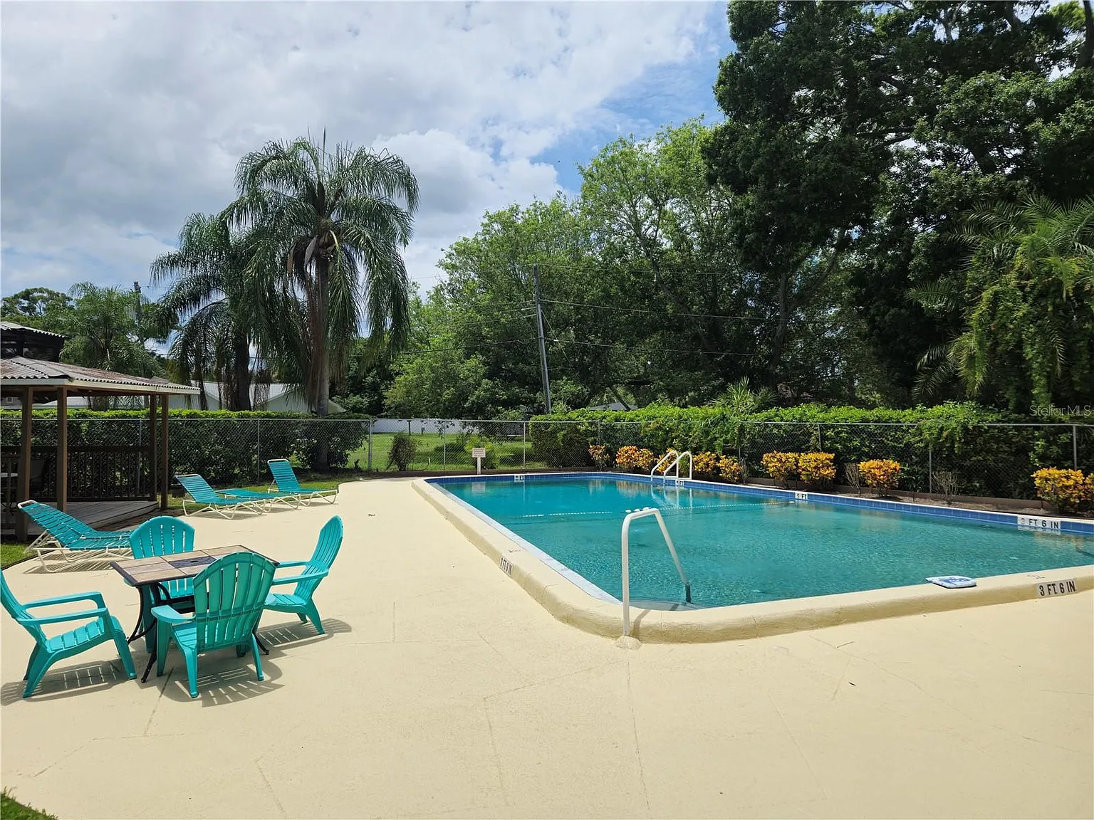 2 bed, 1021 sqft, $1,879 — Photo 2