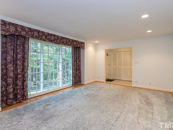 3rd image of 3107 Camelot Ct