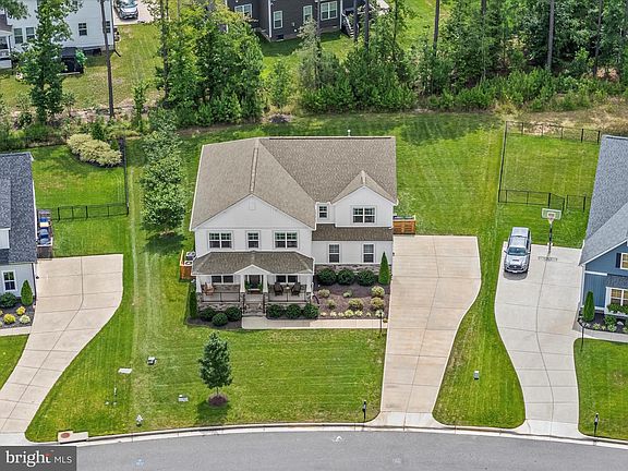 3rd image of 16819 Chalet Ct