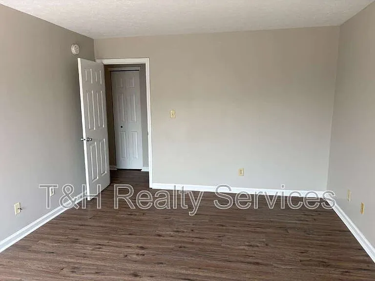 6682 Dunsdin Dr — Photo 17