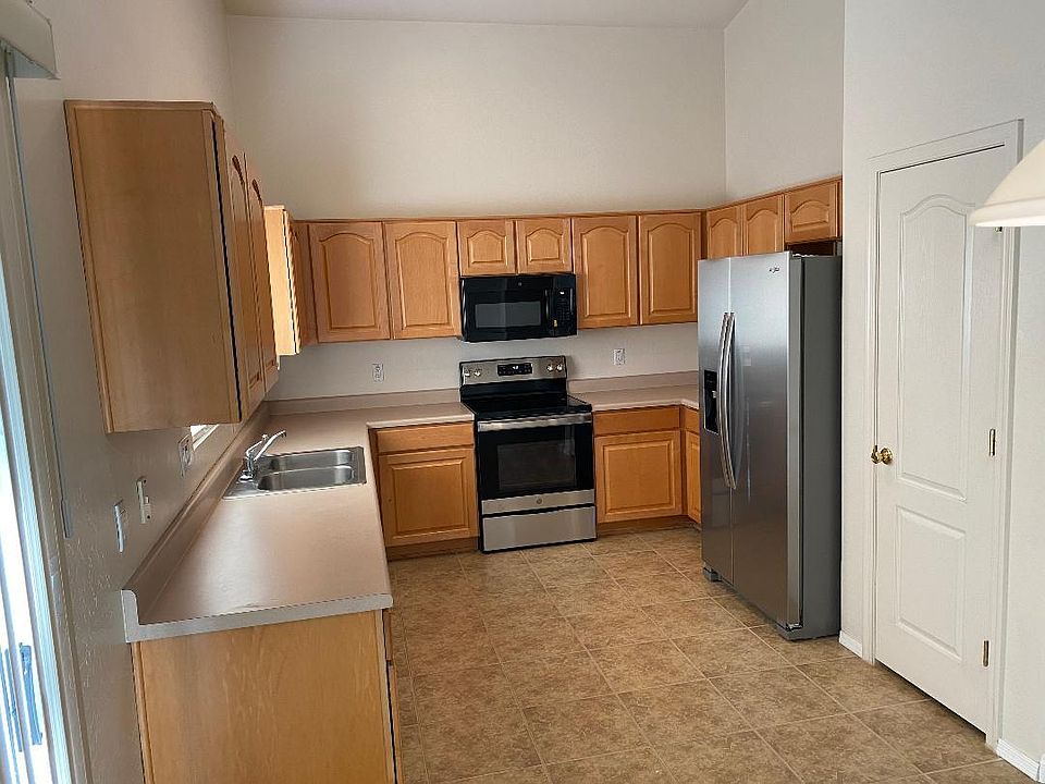 2nd image of 660 S 232nd Ave