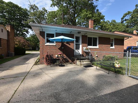 3rd image of 1357 Beardsley Ave