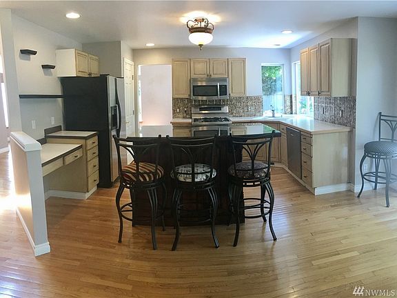 2nd image of 18122 90th Ave E