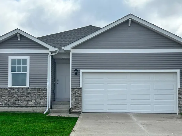 5641 153rd St, Urbandale, IA 50323