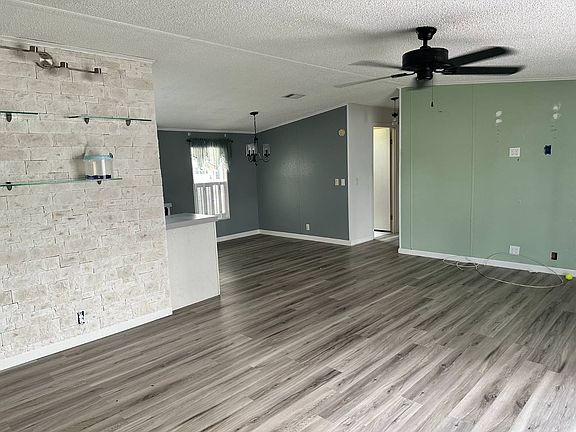 5th image of 511 Camellia Dr