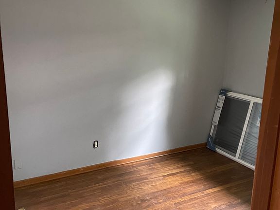 5th image of 1187 Newbury Dr