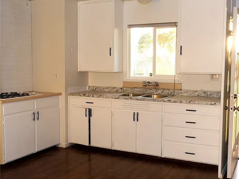 501 University Ave #3 — Photo 2