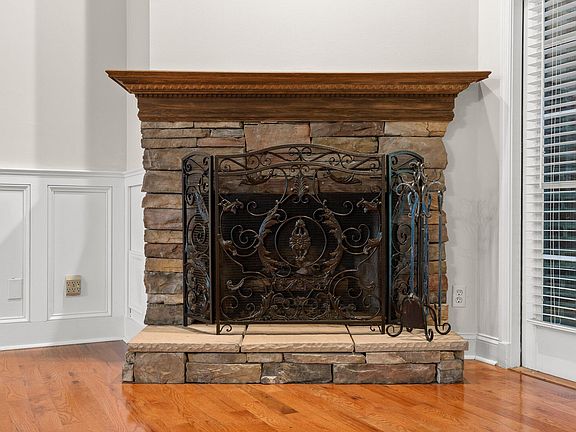 5th image of 1724 Spring View Ln