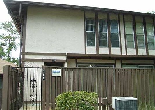 1st image of 109 Westwood Dr #109