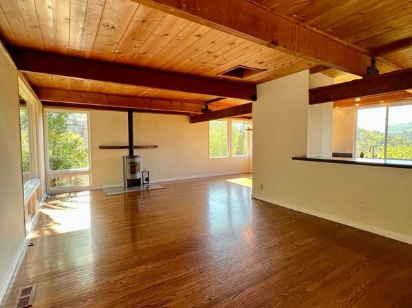 48 Fernwood Dr