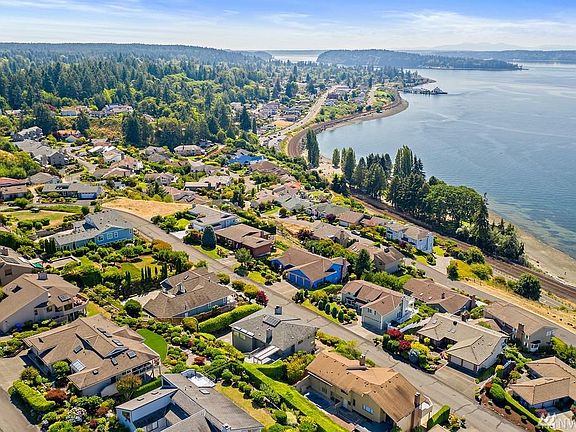 3rd image of 36 Silver Beach Dr