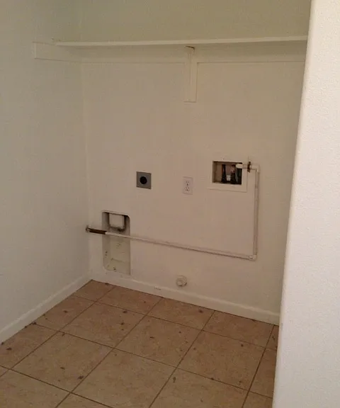 2328 S Fallbrook Dr — Photo 6