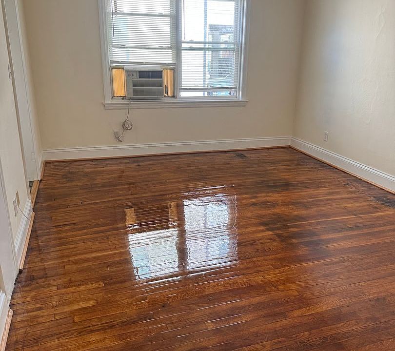2nd image of 824 Redgate Ave APT 3