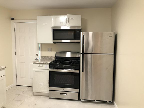 5th image of 27 Kossuth St #1