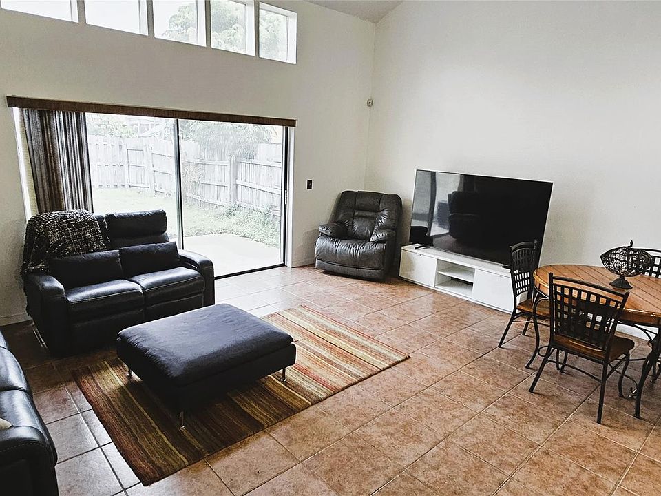 1st image of 7433 NW 34th Street