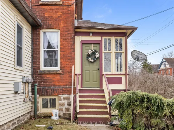 10 Glen Ave #C, Smiths Falls, ON K7A 1R9