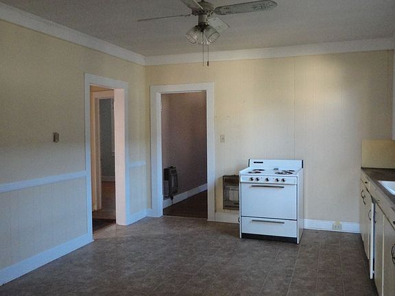 3rd image of 112 Freeman Ave