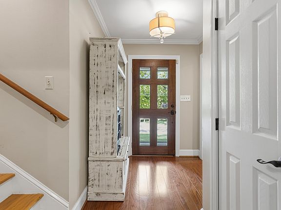 4th image of 3223 Cornwall Dr