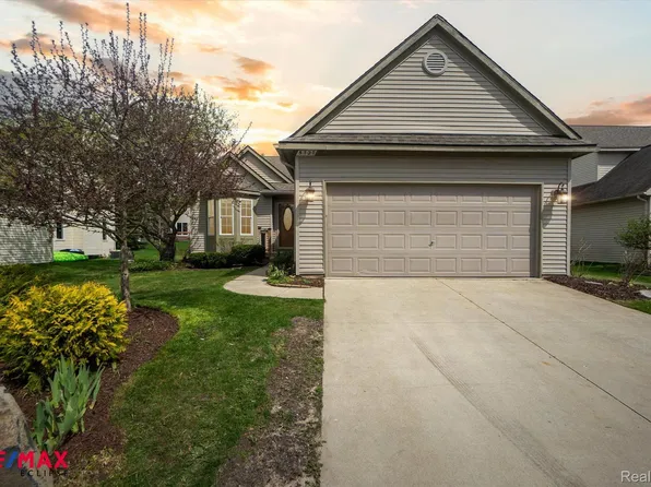5727 Shannon Ln, Clarkston, MI 48348