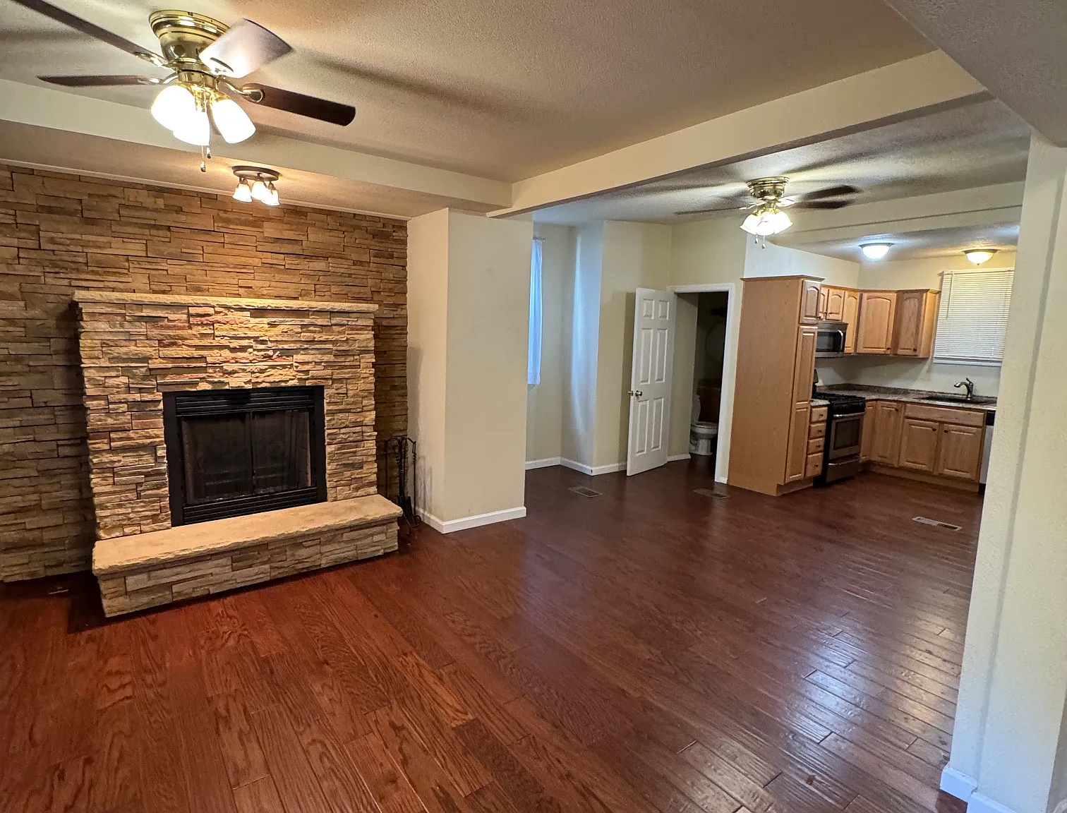 3 bed, 2.5 bath, 1320 sqft, $1,750 — Photo 4