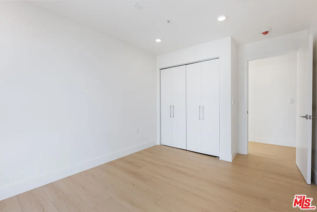 3 bed, 2.5 bath, 1265 sqft, $3,695 — Photo 4