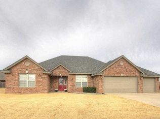 5631 Chickering Ct, Bartlesville, OK 74006