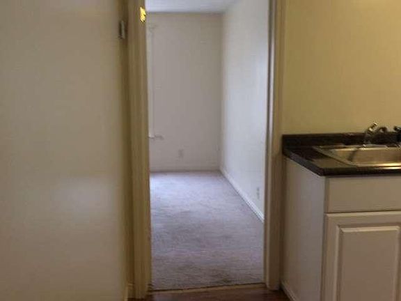 5th image of 221 Richard Ave