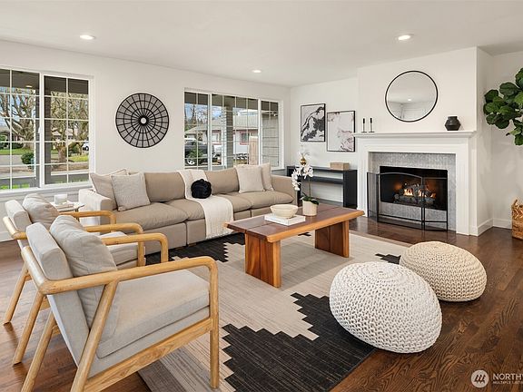 4th image of 3128 N Claremont Place