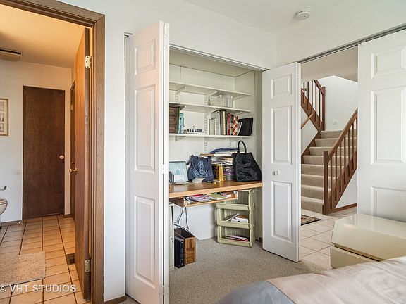 5th image of 946 Fieldstone Ct #924