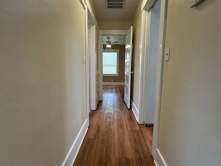 210 Las Flores Ave — Photo 11