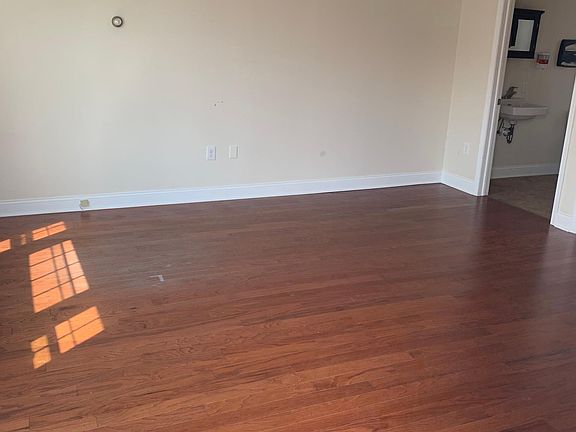 5th image of 108 N Chester Pike #E