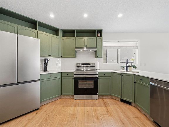 5th image of 76 N Everridge Way SW