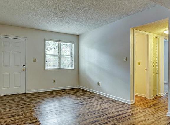 4th image of 1671 E Swan Cir