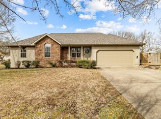 411 Hillcrest St, Marshfield, MO 65706
