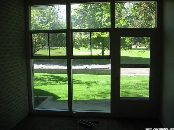 5th image of 160 W Harcliff Cir