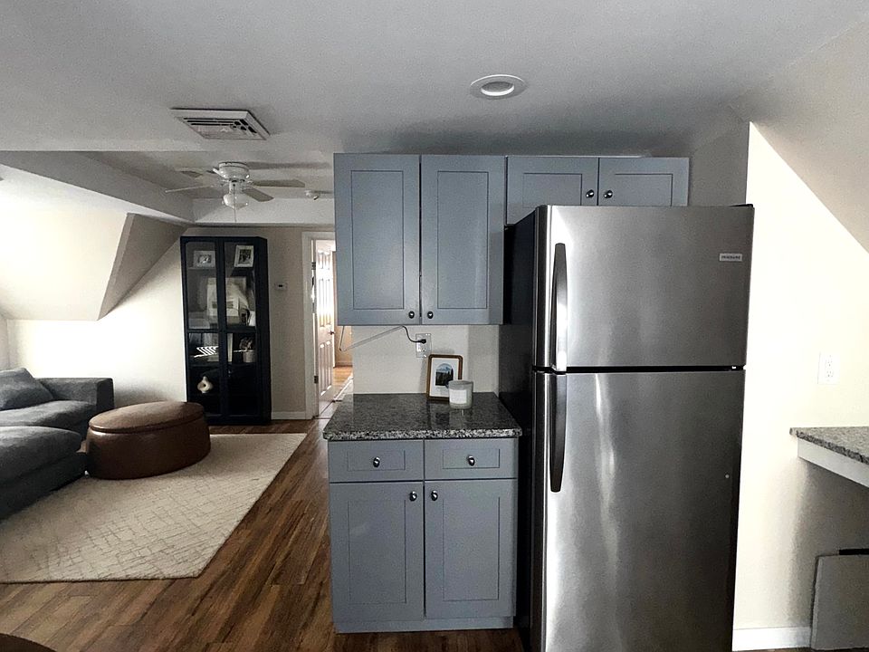 1st image of 90 Hill St #3